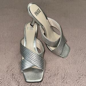 Gorgeous Silver Paige Sandals Slides Size 8